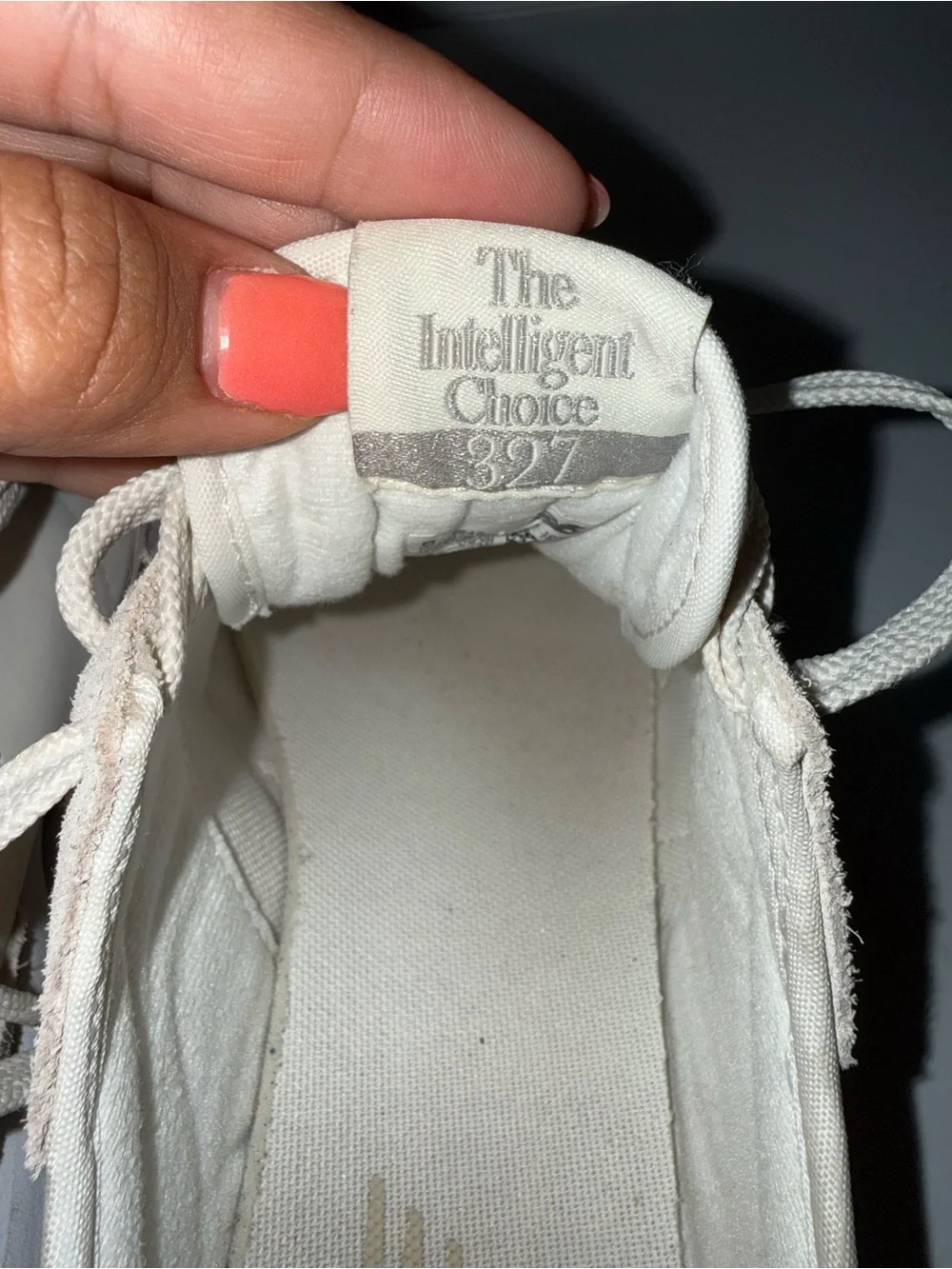 New Balance 327 Sneakers